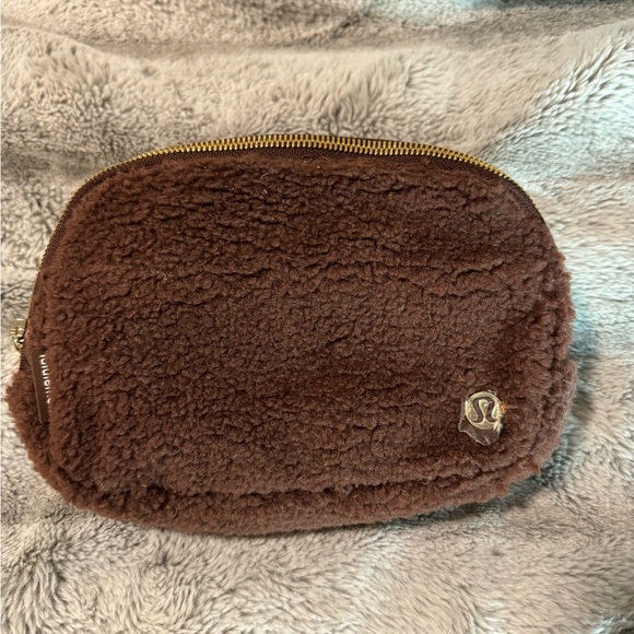 LULULEMON FLEECE EVERYWHERE BELT BAG - Picture 3 of 6
